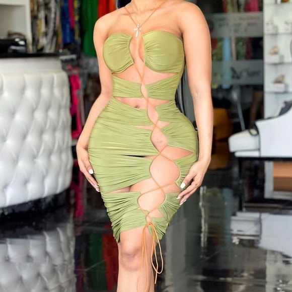 Fashion Nova Dresses & Skirts - Dress from fashion nova , size  M in a bright neon  pink .